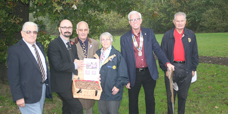 Rotary Club of Hoddesdon present Bulbs to Woollensbrook Crematorium